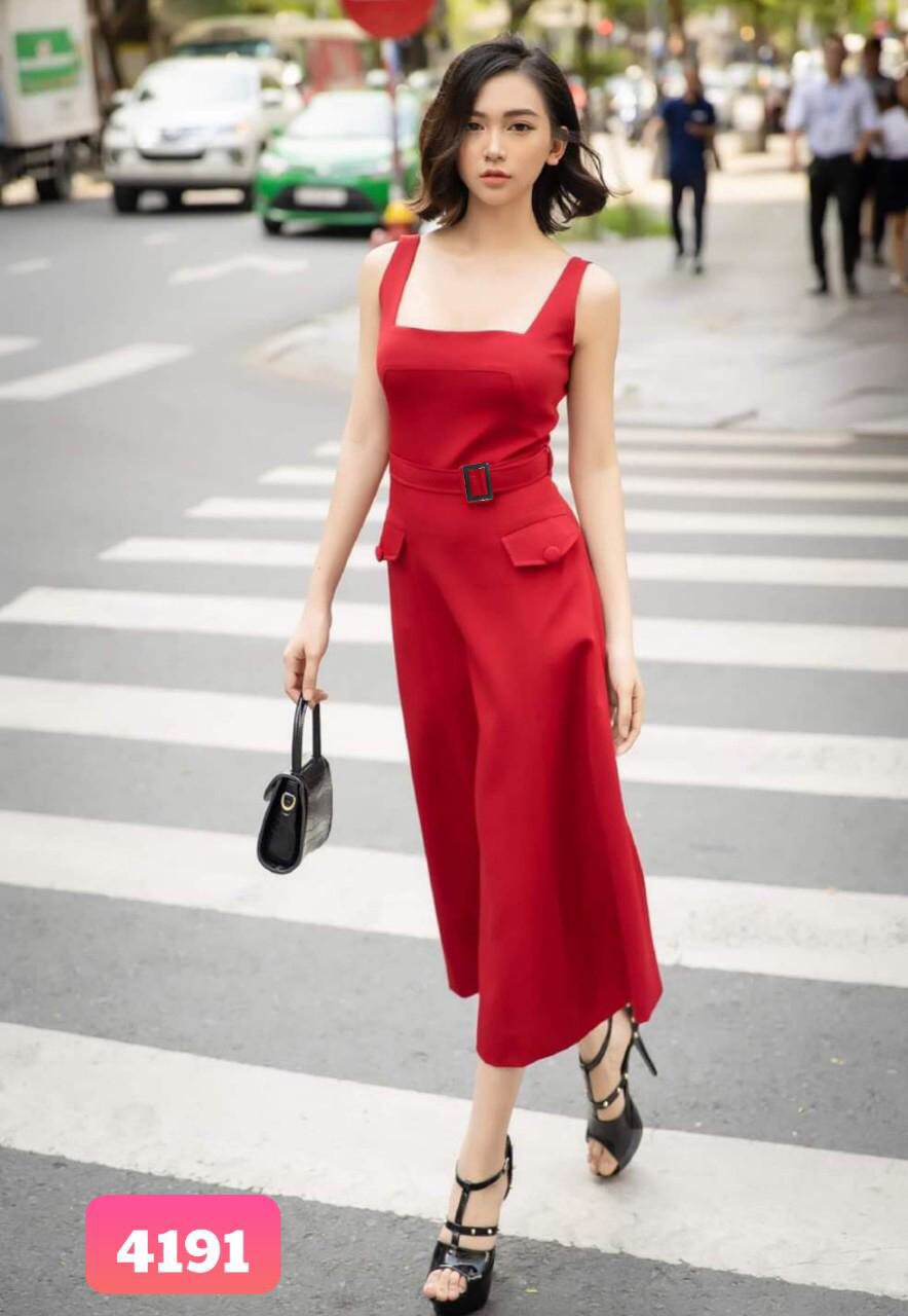 Đầm đỏ hai dây cổ vuông