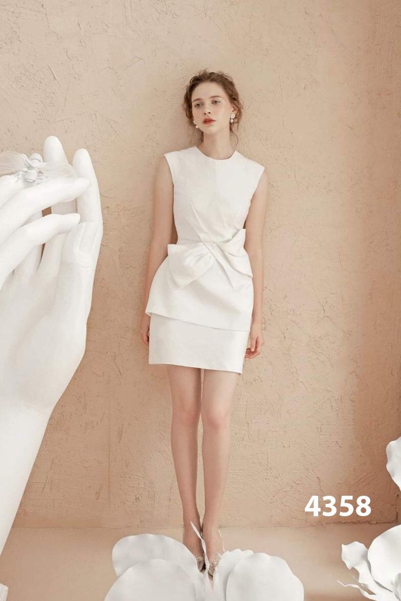 Đầm body cổ trắng thanh lịch