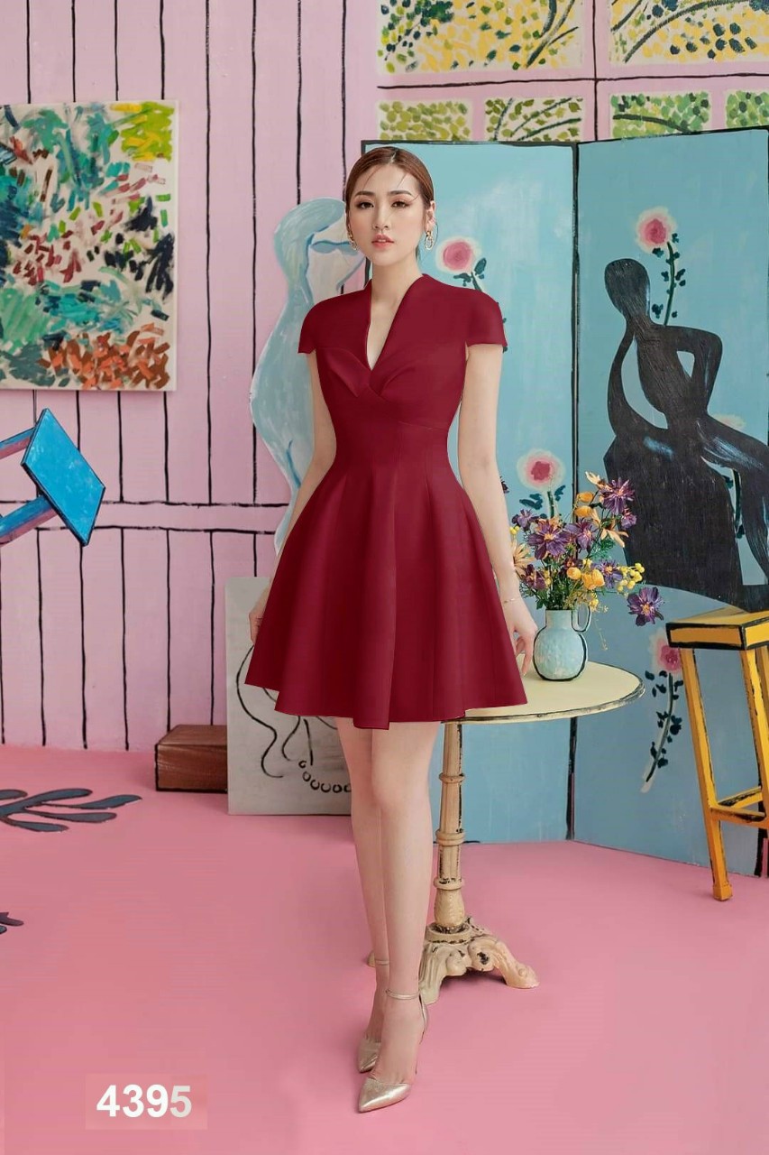 Đầm xòe cổ chữ V dễ thương
