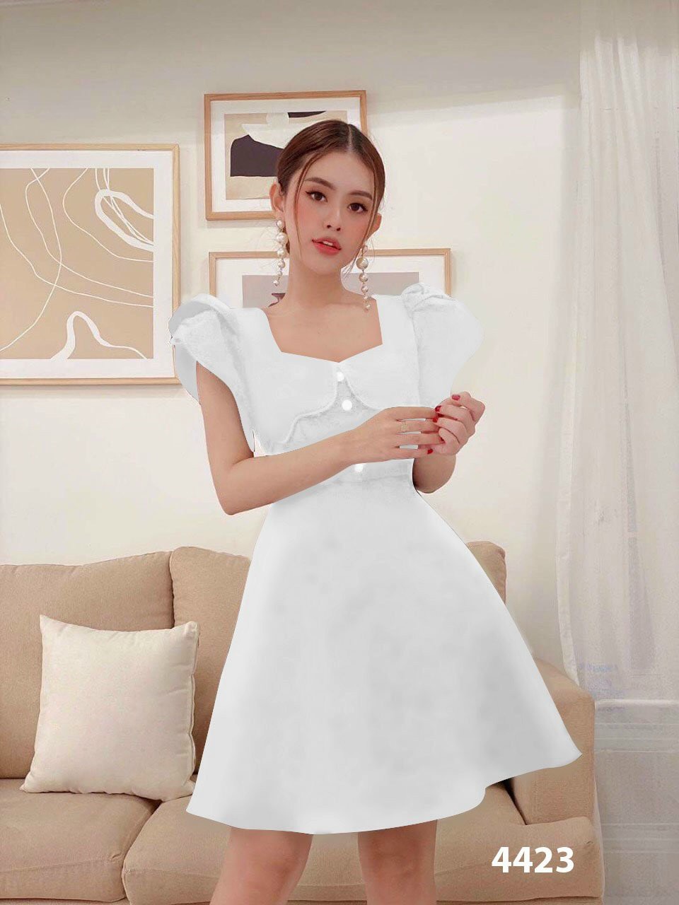 Đầm xòe tay phồng cổ vuông