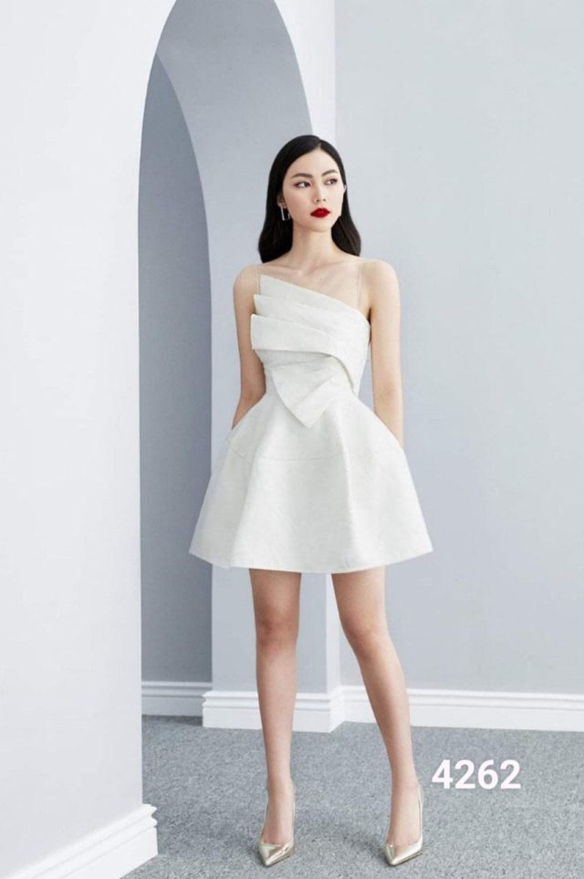 Đầm xòe trắng hai dây dự tiệc