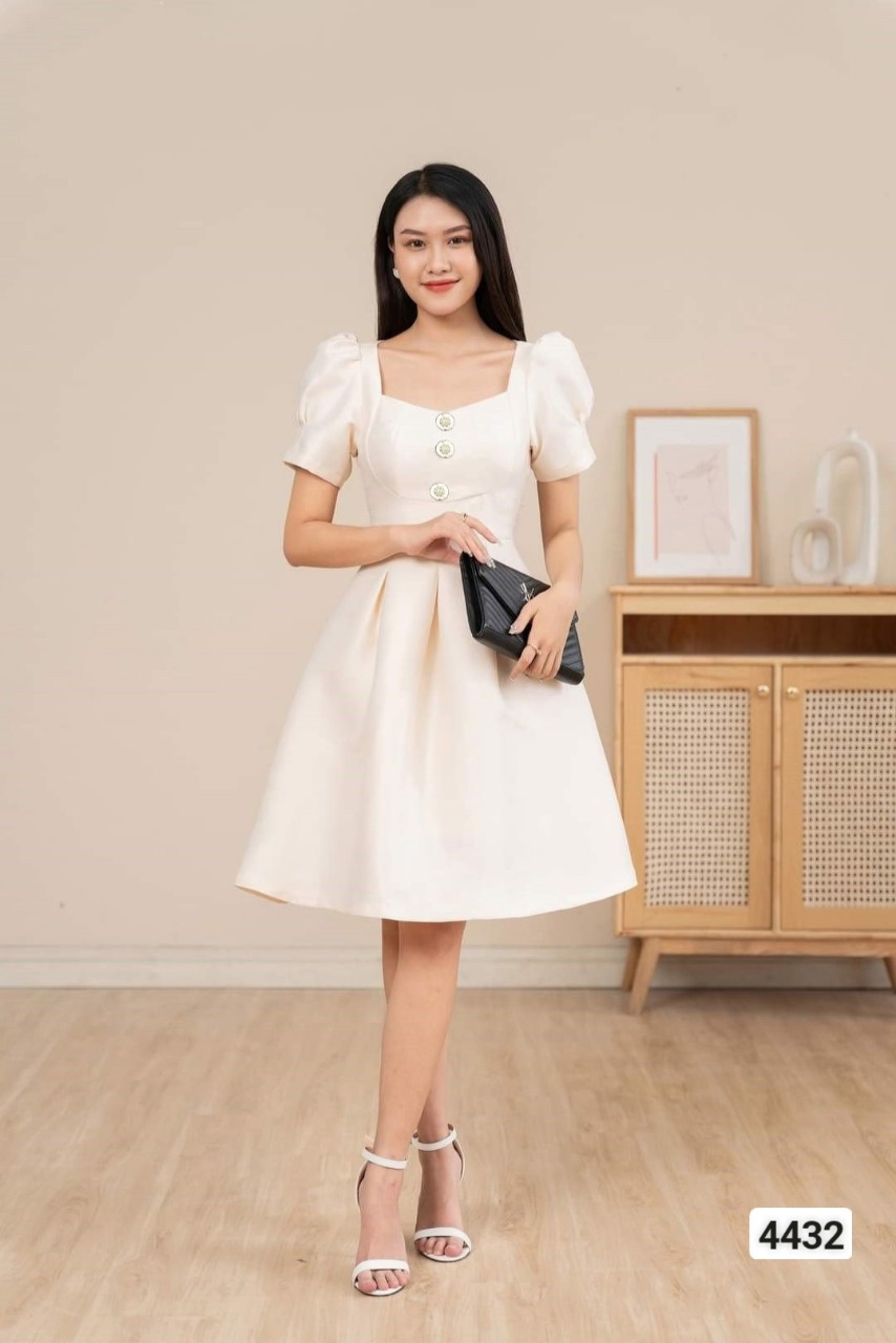 Đầm xòe đính nút thanh lịch
