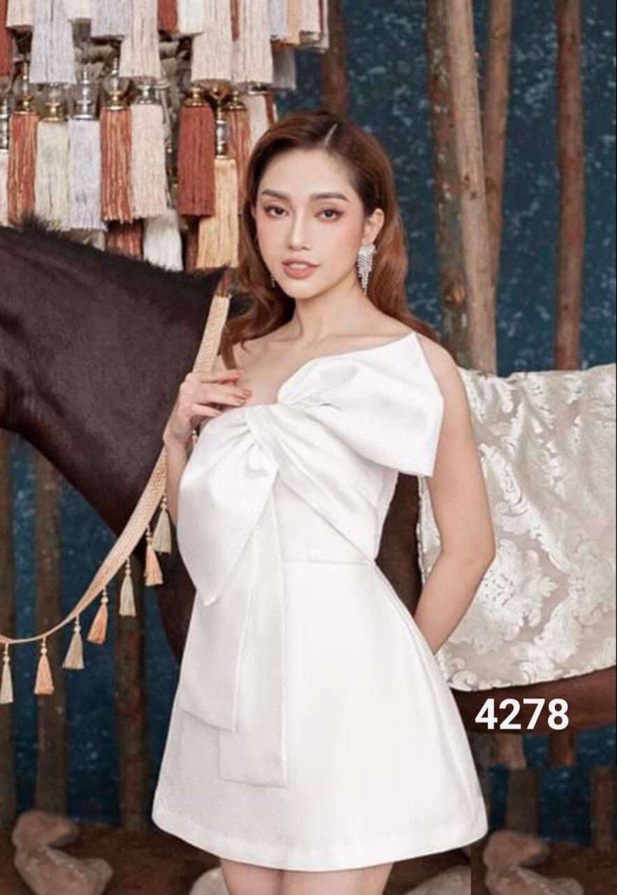 Đầm xòe lệch vai thắt nơ to