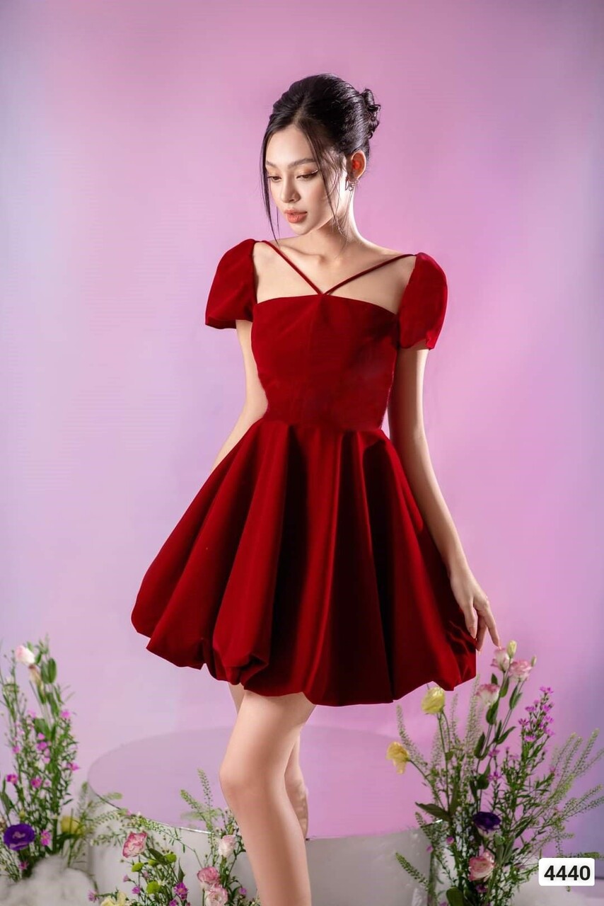 Đầm xòe cổ vuông tay phồng dự tiệc
