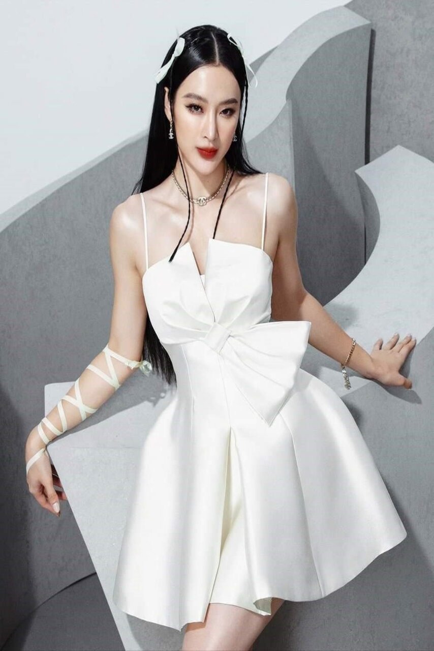 Đầm xòe hai dây thắt nơ