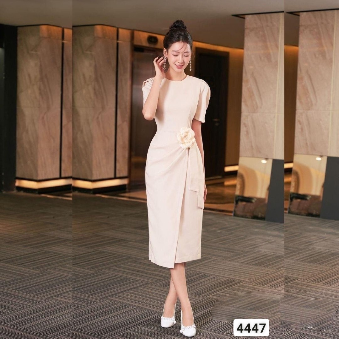 Đầm body đính bông thanh lịch