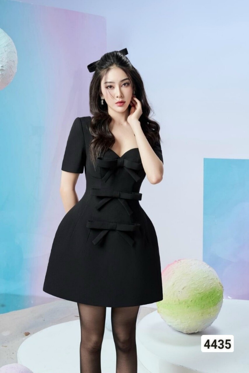 Đầm xòe cổ chữ V thắt nơ